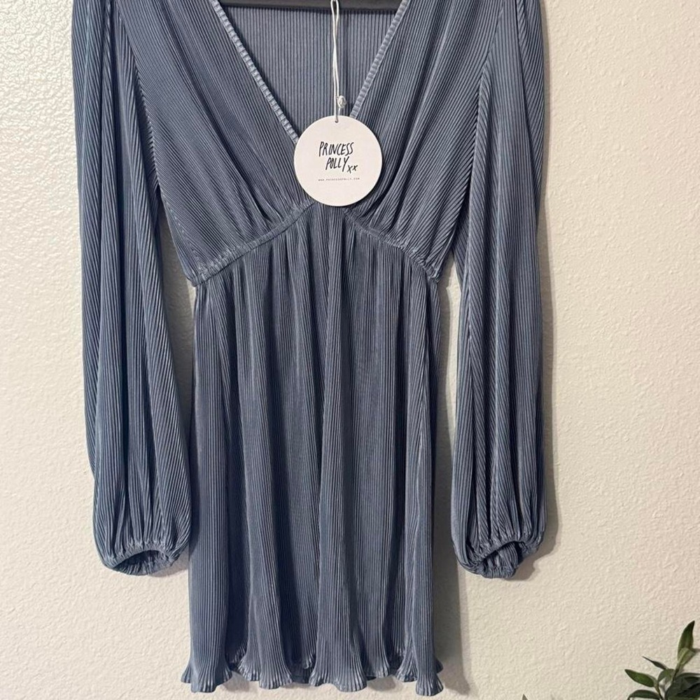 Princess Polly Brody Long Sleeve Mini Dress Blue Pleated Plisse V-Neck NWT